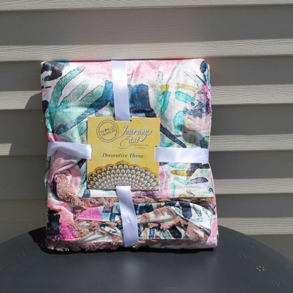 World Traveler Designer Luxury Throw Blanket 50 in X 60 in Maximalist Boho Style - Picture 5 of 15